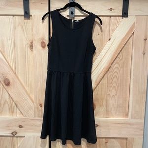 Black sleeveless dress